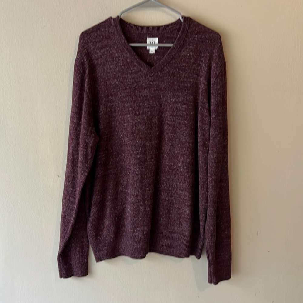 Men’s GAP size large pullover sweater, burgundy color